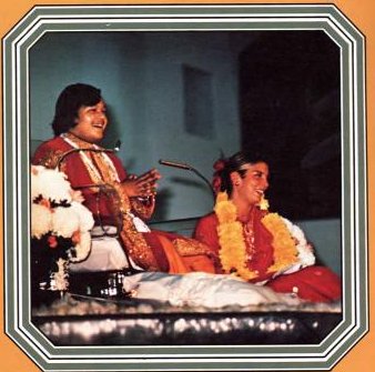 Prem Rawat Inspirational Speaker and Wife at Hans Jayanti 1974