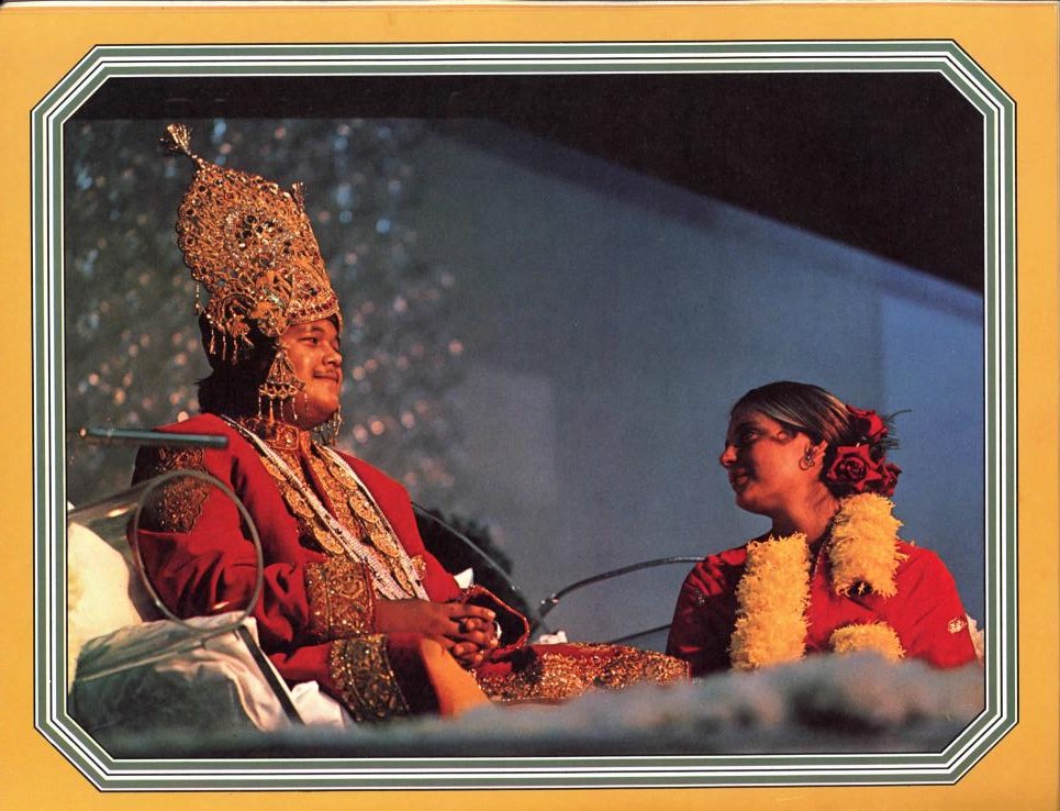 Prem Rawat Inspirational Speaker Dressed and Crowned As Krishna at Hans Jayanti 1974