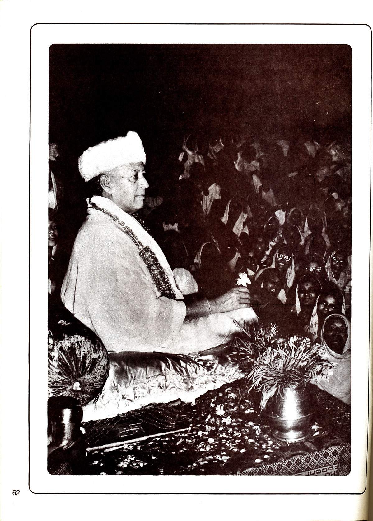 Shri Hans Ji Maharaj conn-62 (451K)