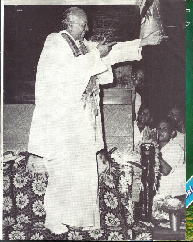 Prem Rawat's Divine Father and Guru, Shri Hans Ji Maharaj &ndash; Divine Light magazine Guru Puja Special 1973