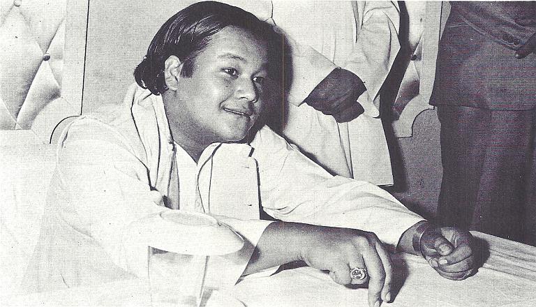 Prem Rawat aka Guru Maharaj Ji &ndash; Divine Light magazine Guru Puja Special 1973