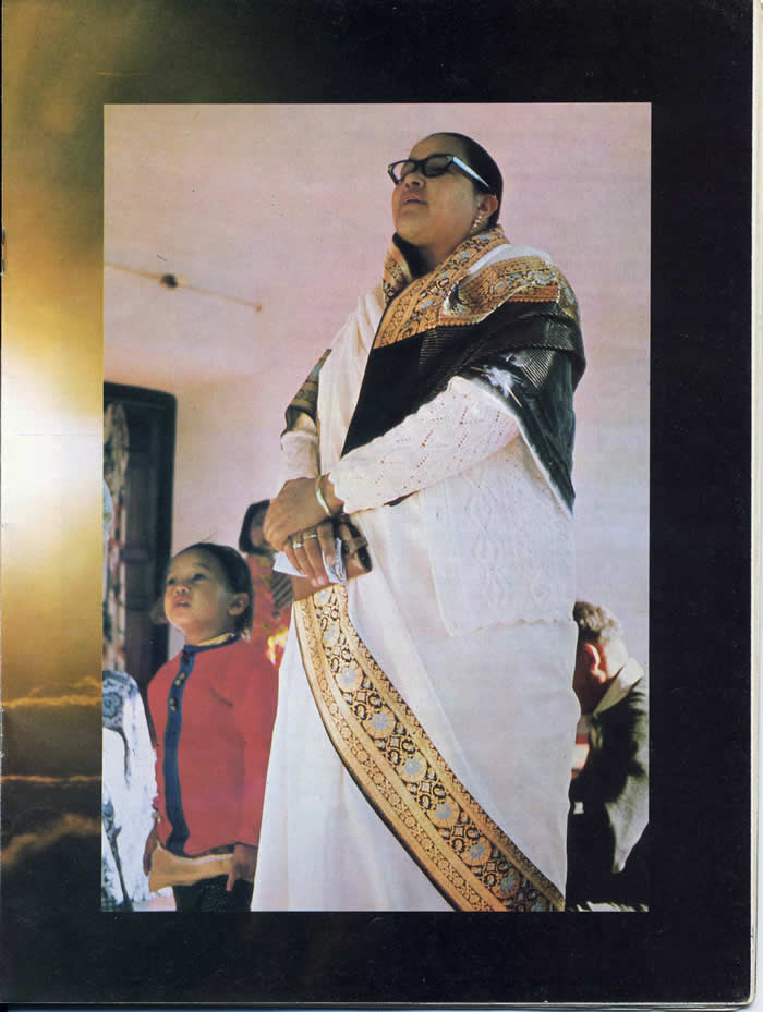 Mata Ji Mother Of The Young Satguru Prem Rawat (Maharaji) with Child Mata Ji Mother Of The Young Satguru Prem Rawat (Maharaji) with Child