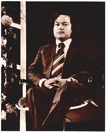 Prem Rawat Inspirational Speaker On Stage