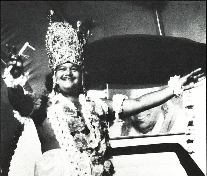 Prem Rawat Inspirational Speaker Dancing on Stage