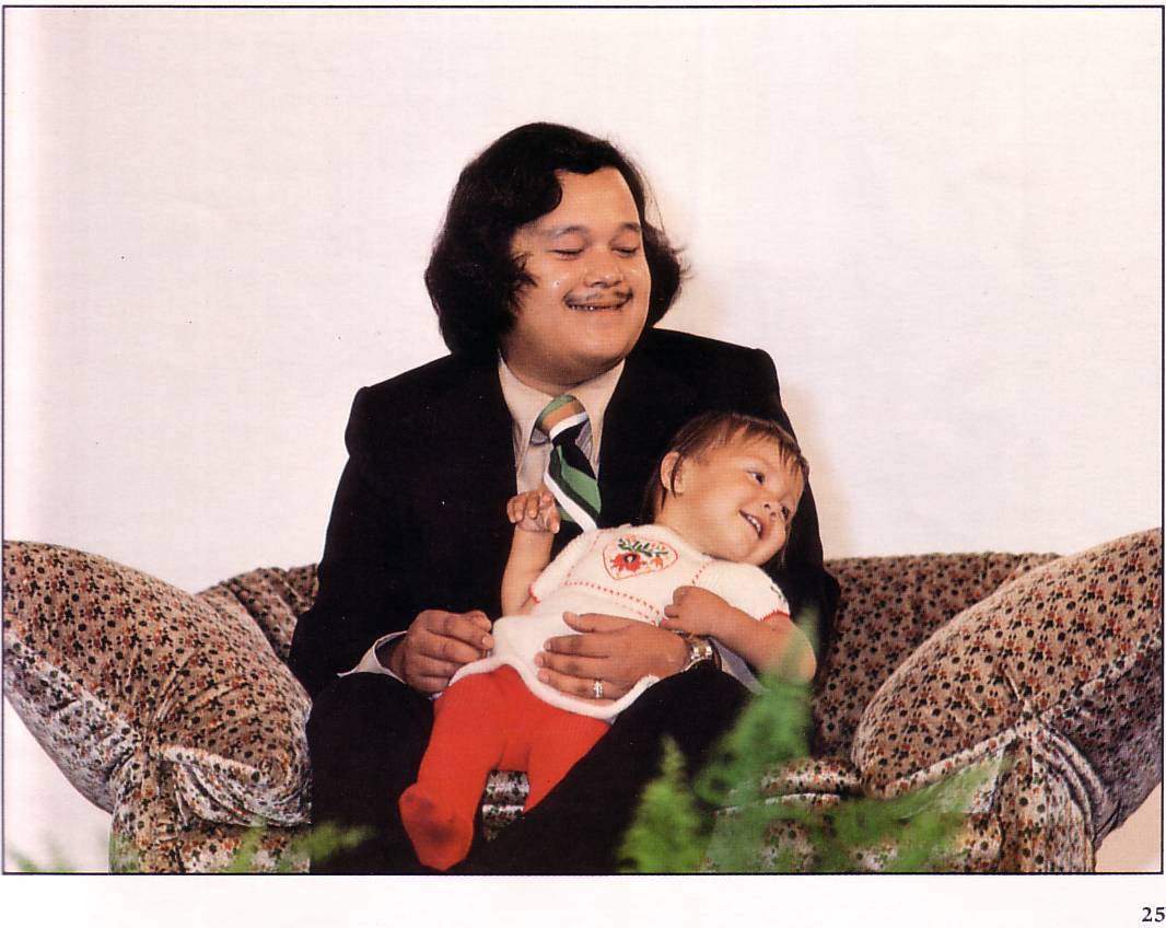 Prem Rawat aka Maharaji with child