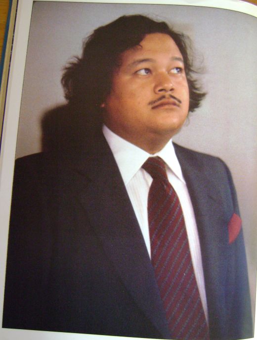 Prem Rawat Inspirational Speaker When He Was Guru Maharaj Ji, The Lord Of The Universe Being Worshipped At Hans Jayanti, 1978