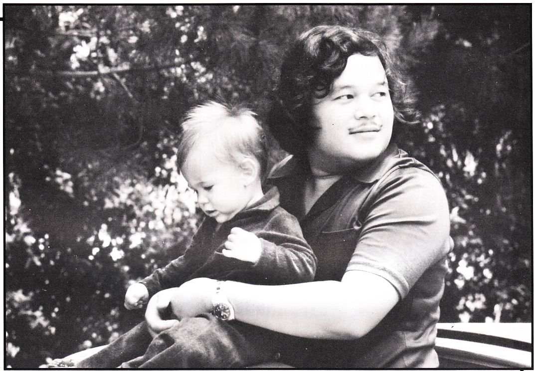 Prem Rawat Inspirational Speaker with child