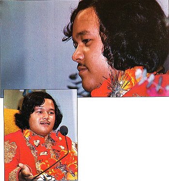 Prem Rawat Inspirational Speaker Dressed as Krishna, 1975