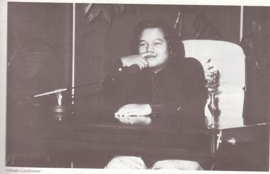 Prem Rawat aka Maharaji at a DLM conference in Orlando, 1976 Prem Rawat aka Maharaji at a DLM conference in Orlando, 1976