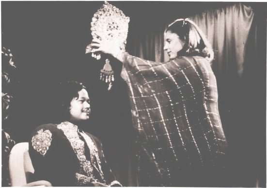 Prem Rawat aka Maharaji being crowned as the God Krishna by his wife in 1978 Prem Rawat aka Maharaji being crowned as the God Krishna by his wife in 1978