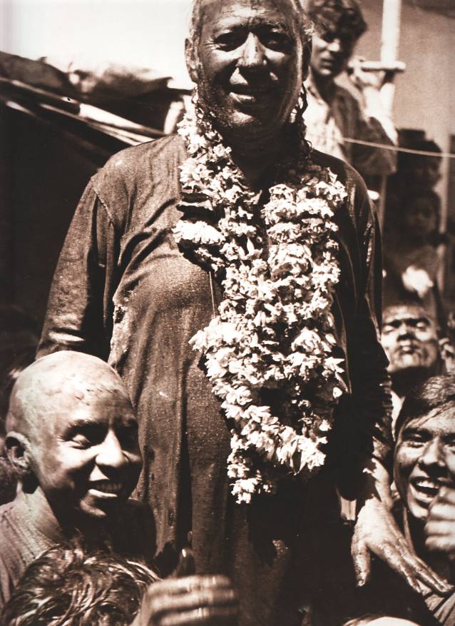 Hans Rawat Father of Prem Rawat (Maharaji) Plays Holi Standing On Box Hans Rawat Father of Prem Rawat (Maharaji) Plays Holi Standing On Box