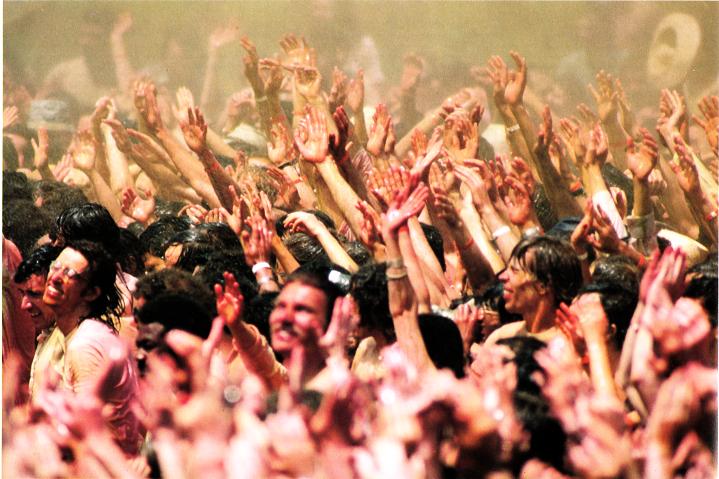 Prem Rawat's (Maharaji) Devotees at Holi '79 Prem Rawat's (Maharaji) Devotees at Holi '79