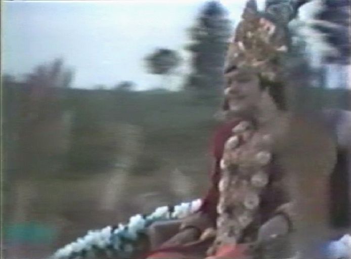 Prem Rawat in a Procession