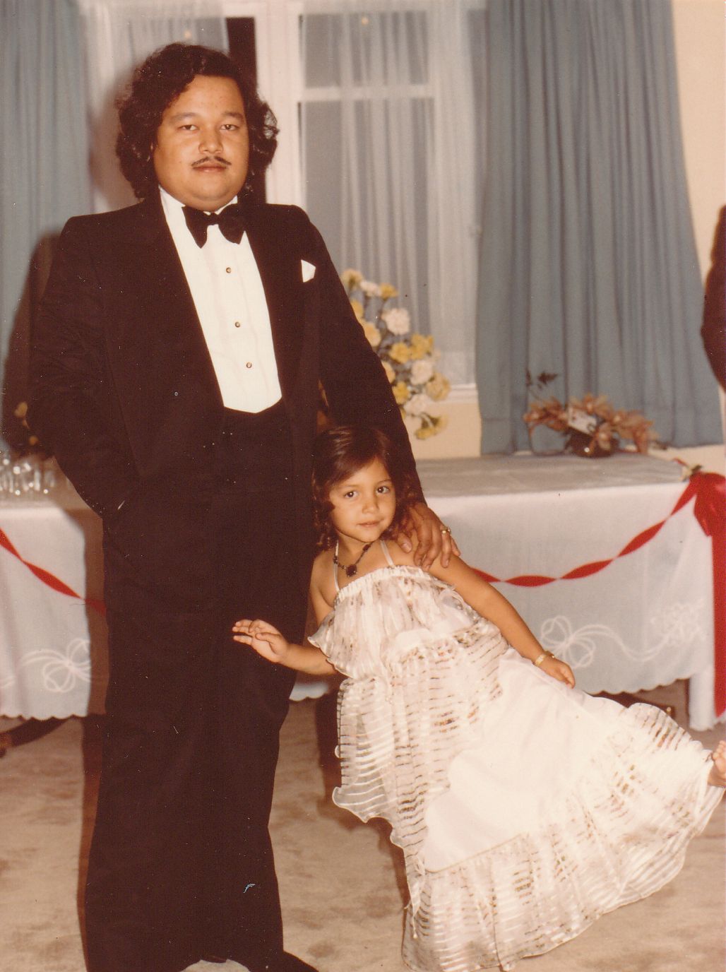 Prem Rawat Inspirational Speaker In Tuxedo With Daughter Photo circa 1978