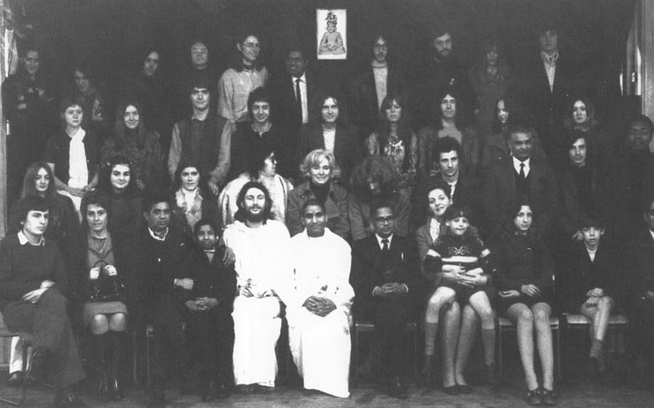 Mahatmas Saphlanand & Gurucharanand with early British premies