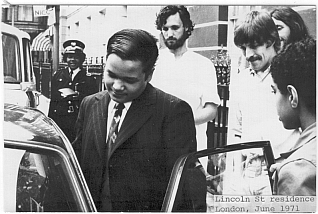 Mike Finch back centre & Prem Rawat aka Guru Maharaj Ji