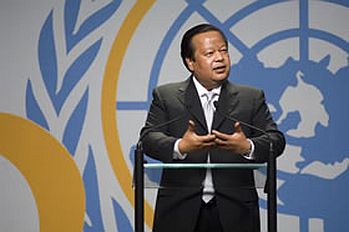 Prem Rawat aka Maharaji aka Guru Maharaj Ji Speechifying
