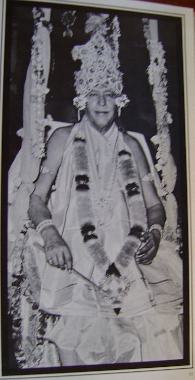 The Flamboyant Shri Hans Ji Maharaj