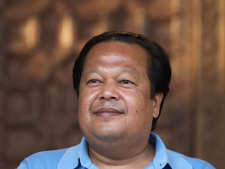 Prem Rawat Inspirational Speaker Teaching About Begging Prem Rawat Inspirational Speaker Teaching About Begging