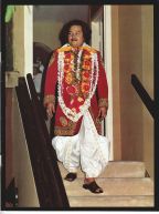 Maharaji Teaching About Shri Maharaj Ji