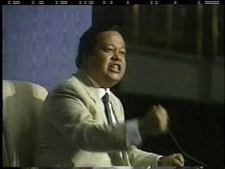 Prem Rawat Extolling Begging To Him