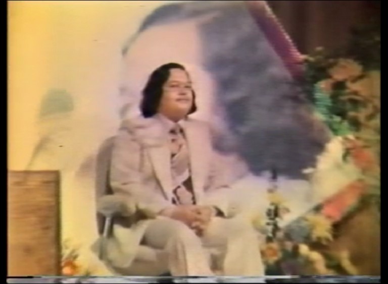 Prem Rawat aka Maharaji at Holi 1977